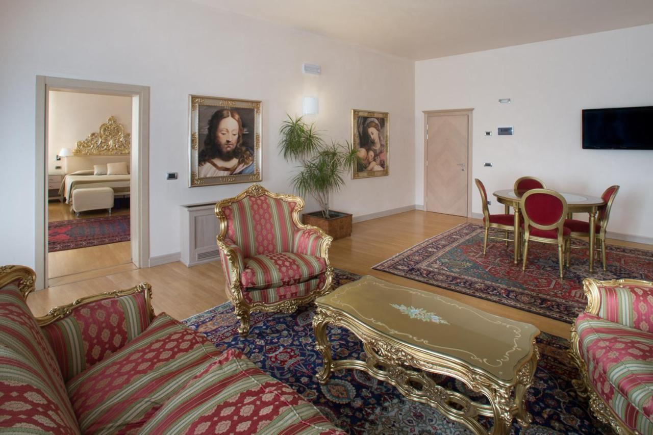 Hotel Liassidi Palace Veneza Exterior foto